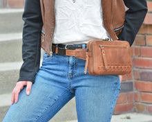 Load image into Gallery viewer, Concealed Carry Kailey Leather Purse Pack