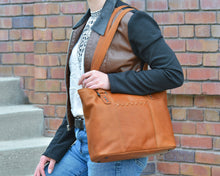 Load image into Gallery viewer, Concealed Carry Peyton Leather Tote
